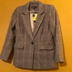 NWT Allegra K size small black and grey lined blazer with 1 button and 2pockets.